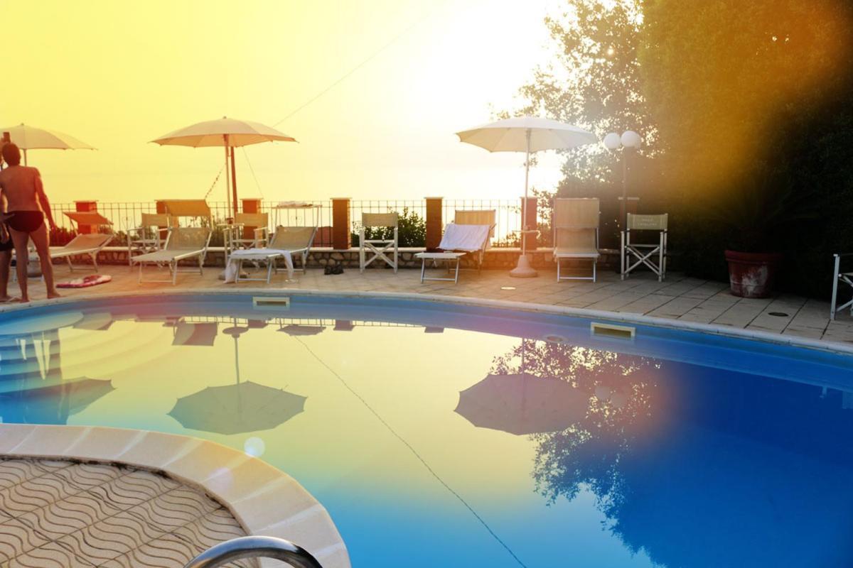 Villa Catalano Paola Buitenkant foto