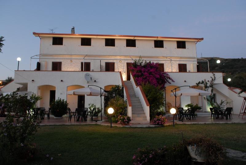 Villa Catalano Paola Buitenkant foto